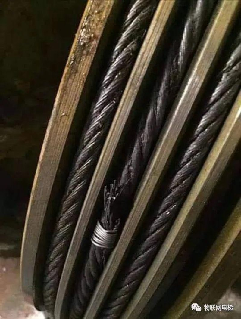 电梯安全,你了解多少?今天我们就来聊聊那些在高层建筑中默默工作的“隐形守护者”——电梯钢丝绳。